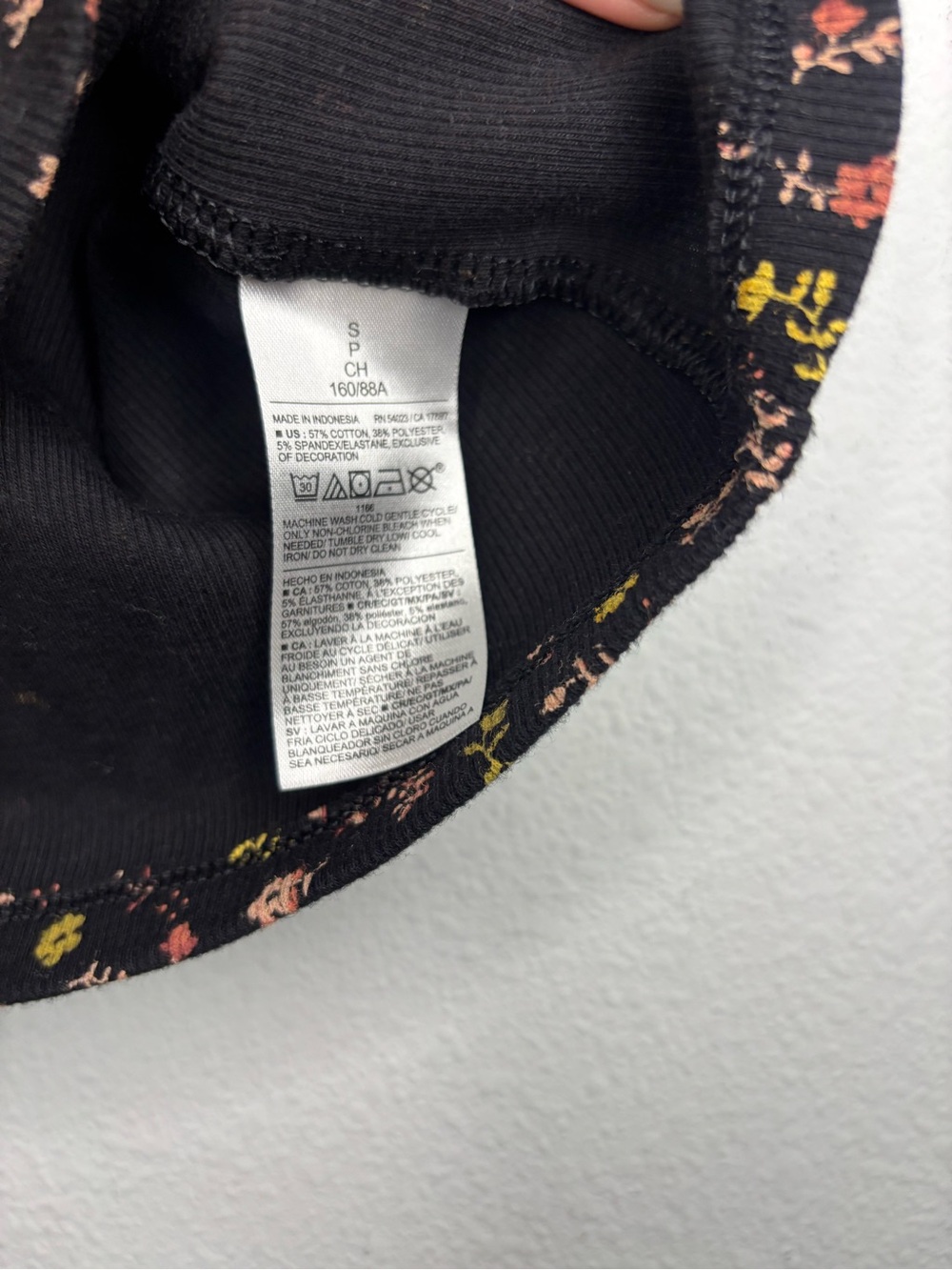 OLD NAVY BLACK FLORAL PRINTED FULL LENGTH RUFFLE TANK TOP SZ SMALL - Picture 5 of 6